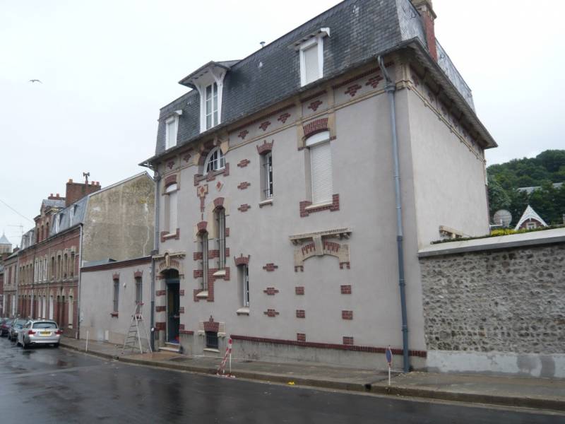 Enduit à la chaux sur belle demeure dans la région de Fécamp